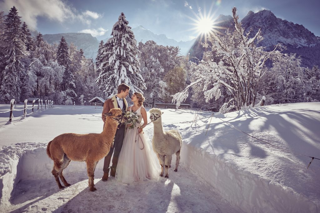 Winterhochzeit, Hochzeitsplanung 4 weddings & events by Uschi Glas, Hochzeitsplanerin, Garmisch-Partenkirchen, heiraten in den Bergen, mountain wedding, Eventstyling