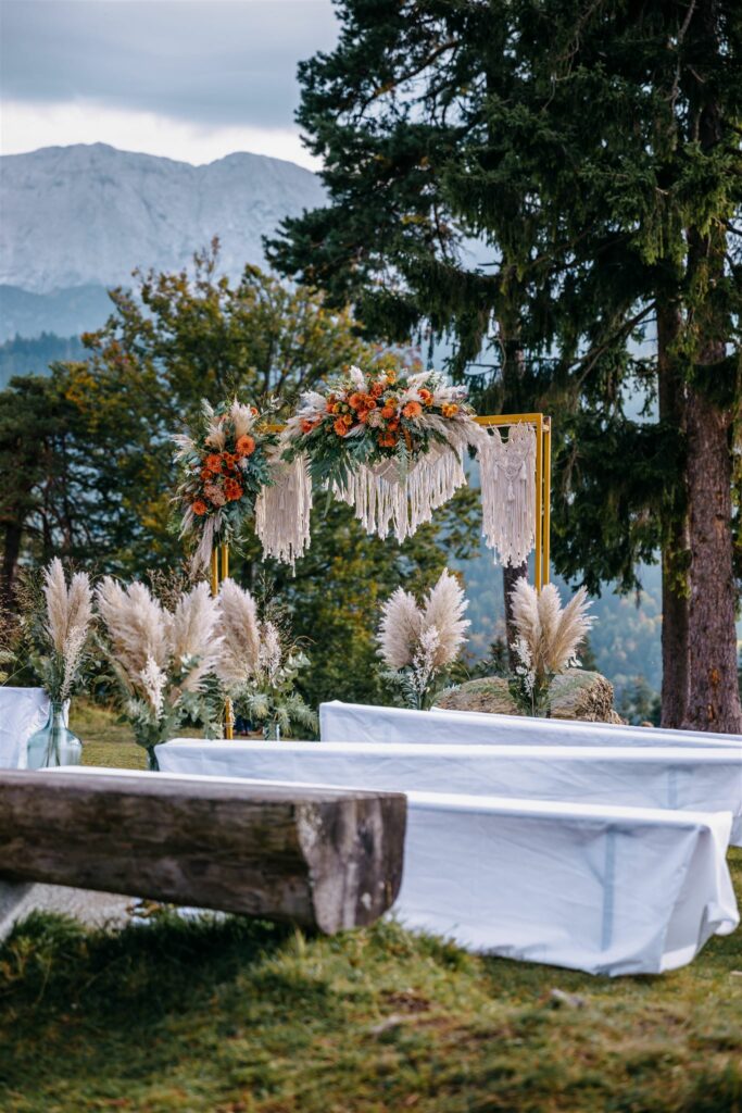 Hochzeit auf der Tannenhütte in Garmisch-Partenkirchen, Destination wedding planner Germany Uschi Glas, 4 weddings & events