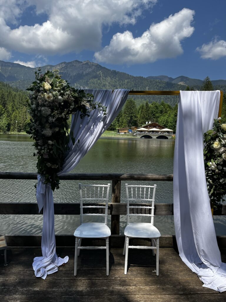 Hochzeit am Pflegersee Garmisch-Partenkirchen Lakeside destination wedding Germany Julia & Ben