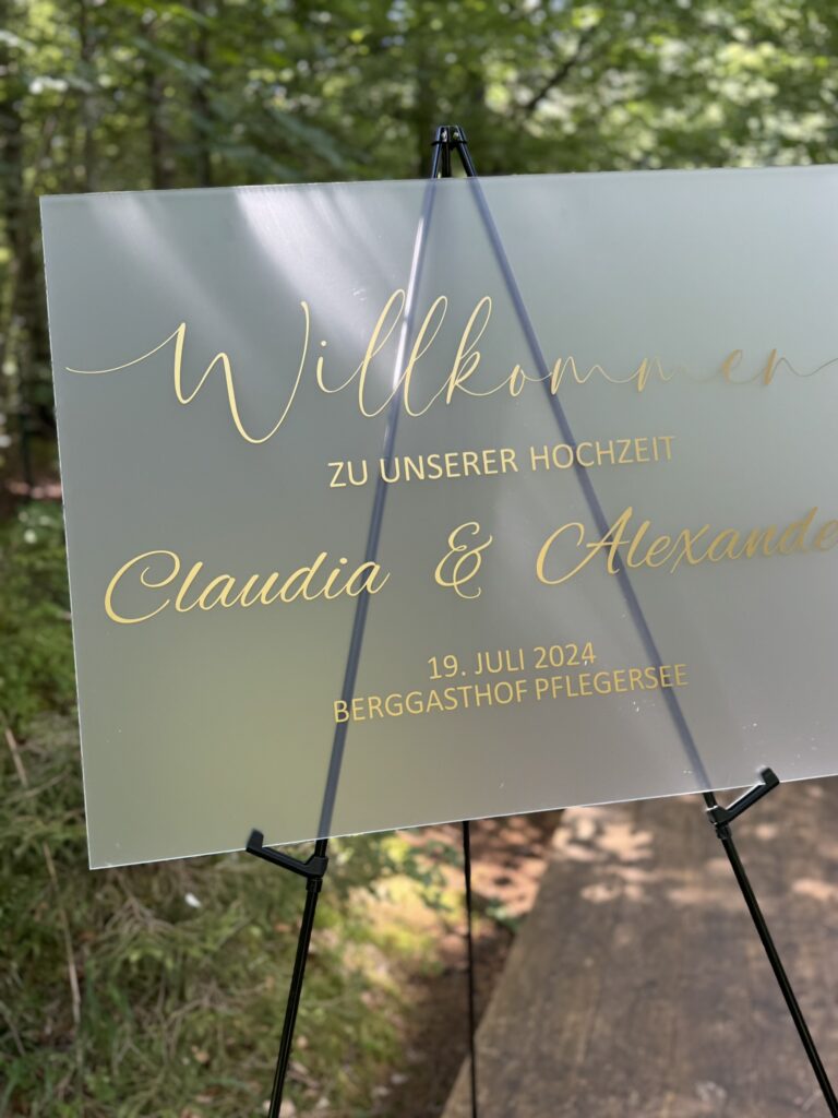 Hochzeit am Pflegersee, Hochzeitsplanung und Dekoration by 4 weddings & Events, Uschi Glas, destination wedding planner Germany