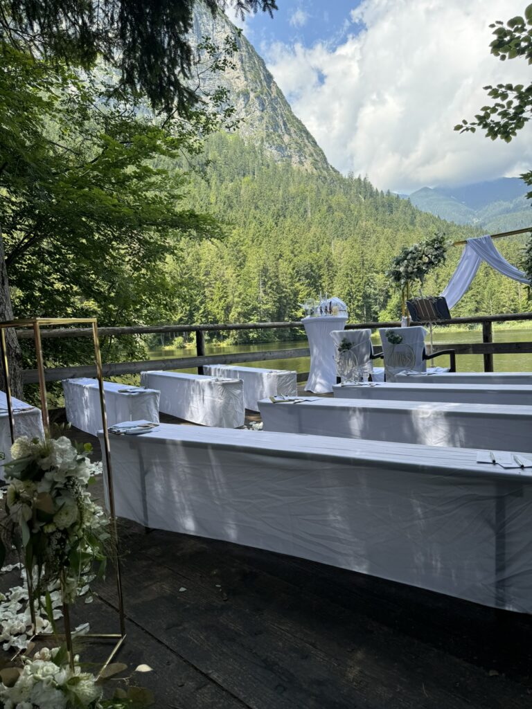 Hochzeit am Pflegersee, Hochzeitsplanung und Dekoration by 4 weddings & Events, Uschi Glas, destination wedding planner Germany