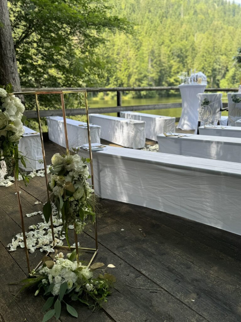 Hochzeit am Pflegersee, Hochzeitsplanung und Dekoration by 4 weddings & Events, Uschi Glas, destination wedding planner Germany