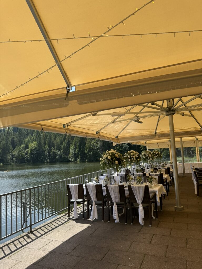 Hochzeit am Pflegersee, Hochzeitsplanung und Dekoration by 4 weddings & Events, Uschi Glas, destination wedding planner Germany